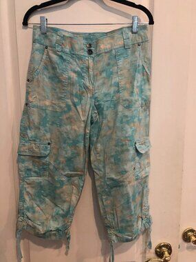 Style & Co. Light Blue Camo Cargo Capris - Size 6